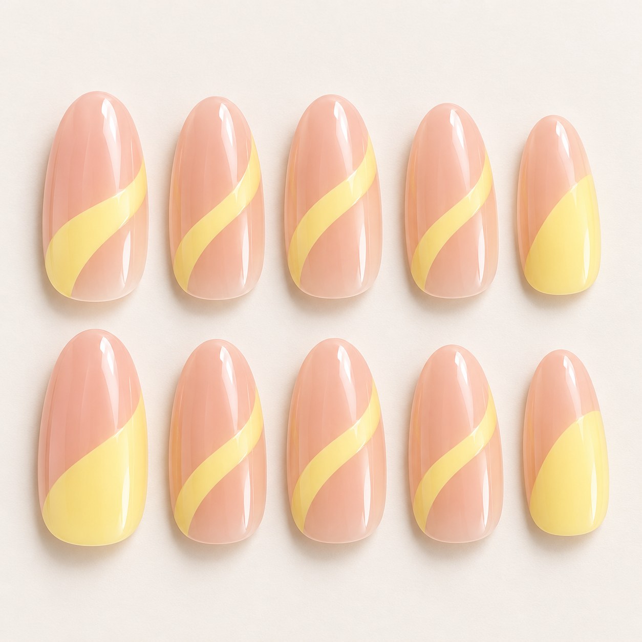 Uñas Limoncello de color amarillo suave